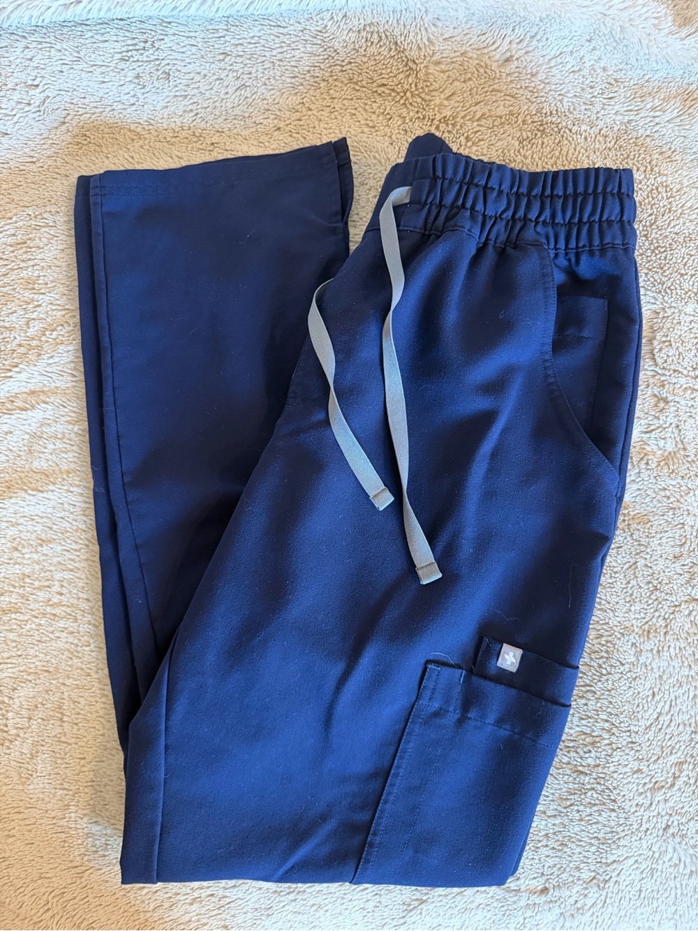 Figs Dowa High Waisted straight leg scrub pants - size Small